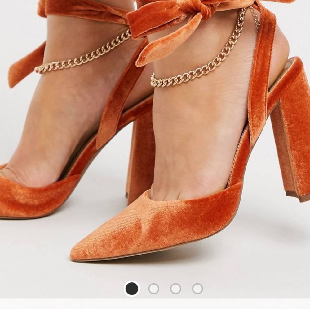 Wide Width Pointed Block heel